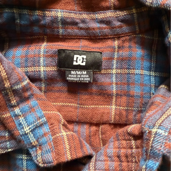 DC Button-Up Longsleeve, Size M NWOT - Picture 2 of 7